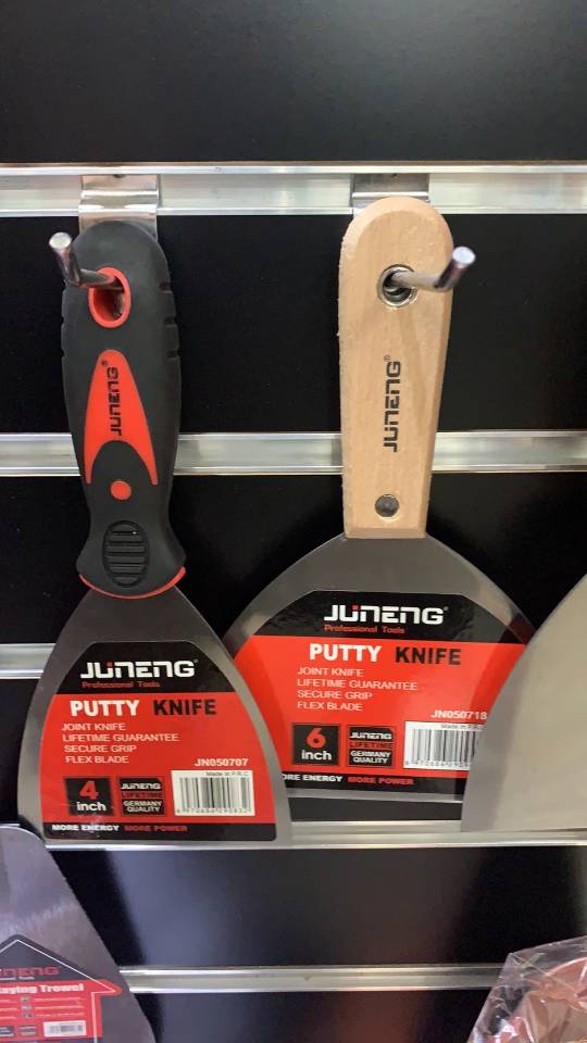 塑柄油灰刀产品图