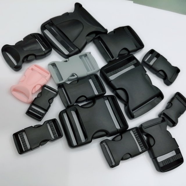 Factory direct sales of bag and handbag accessories, plastic buckles, high-quality plastic mother-and-child buckles, complete specifications details Picture