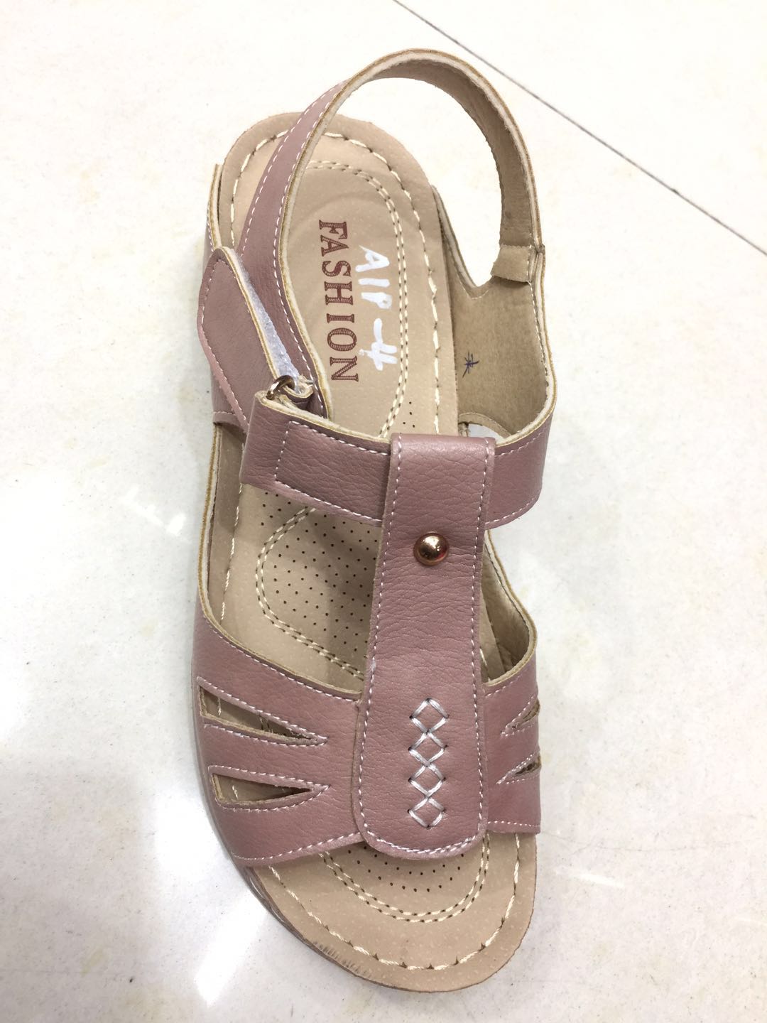 春夏新品撞色蝴蝶结厚底休闲运动凉拖鞋图