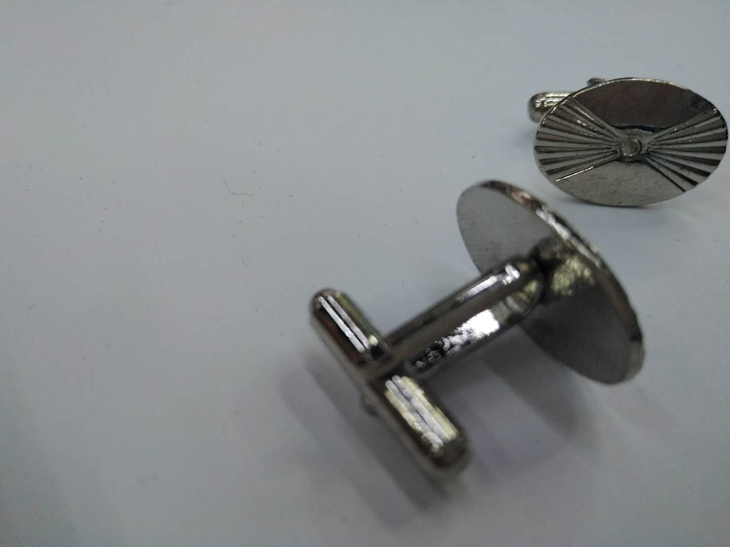 欧美简约合金电镀金属袖扣可自定义内容字母袖扣男生细节图