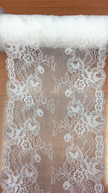 Fujian lace-trimmed clothing and accessories, new type of multi-purpose eyelash fabric, original white flower edge factory direct sales