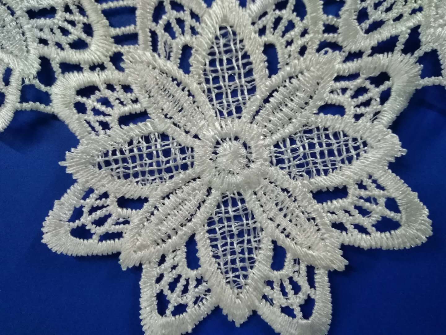 现货领花 胸花 水溶电脑刺绣花边多用花边服装辅料产品图