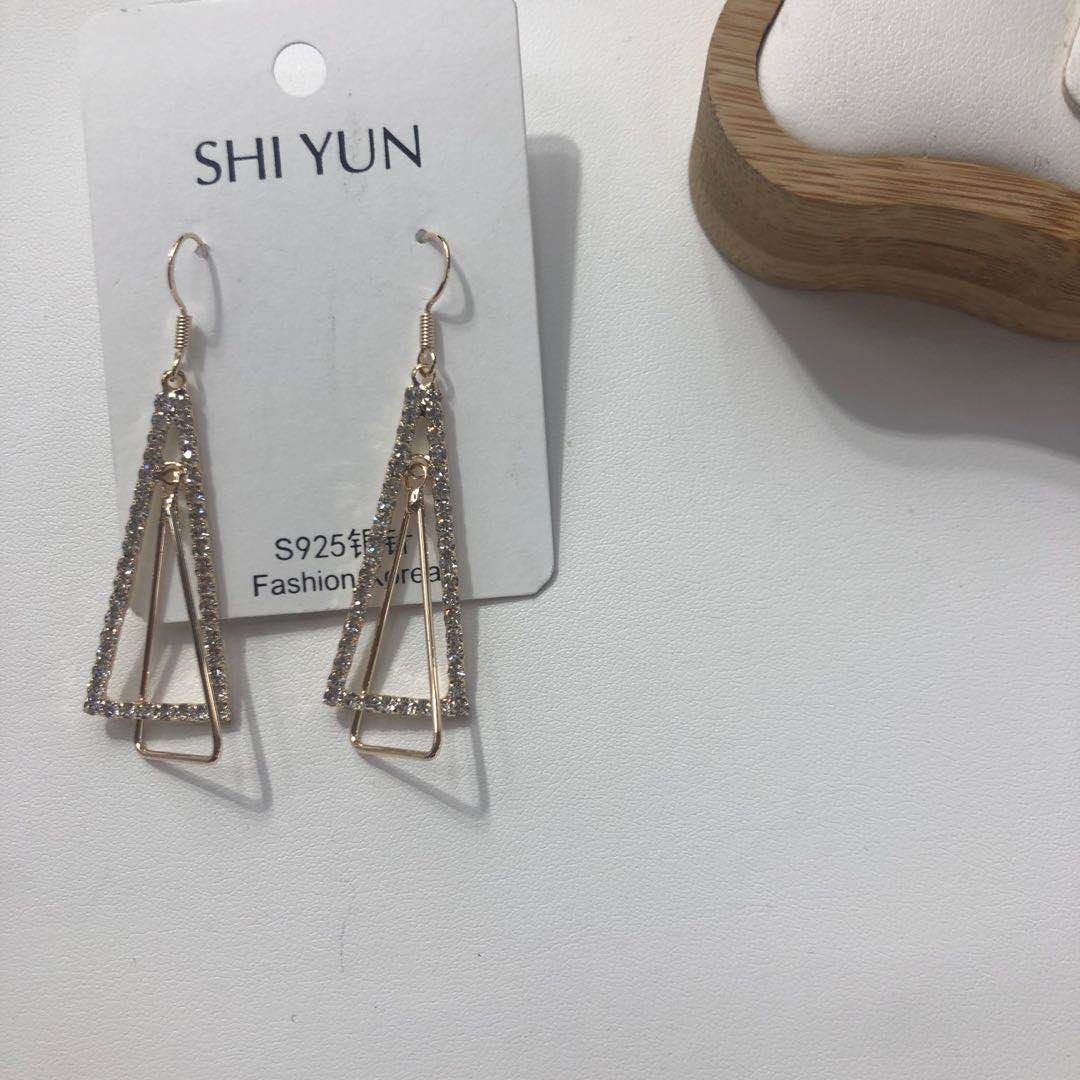 韩版大气三角长款流苏耳钉水钻超闪气质款耳环产品图