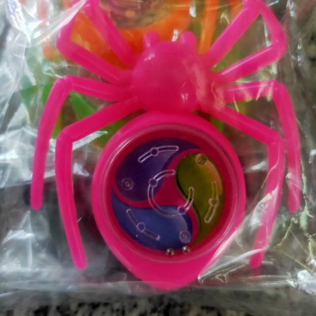 儿童玩具塑料蜘蛛赠品玩具。产品图