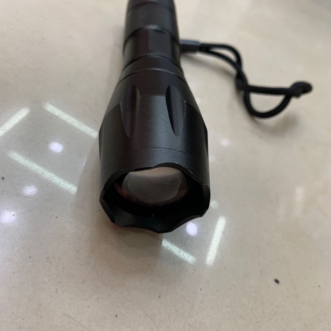 超亮充电手电筒户外远射夜用多功能便携手机充电灯家用小手电筒产品图