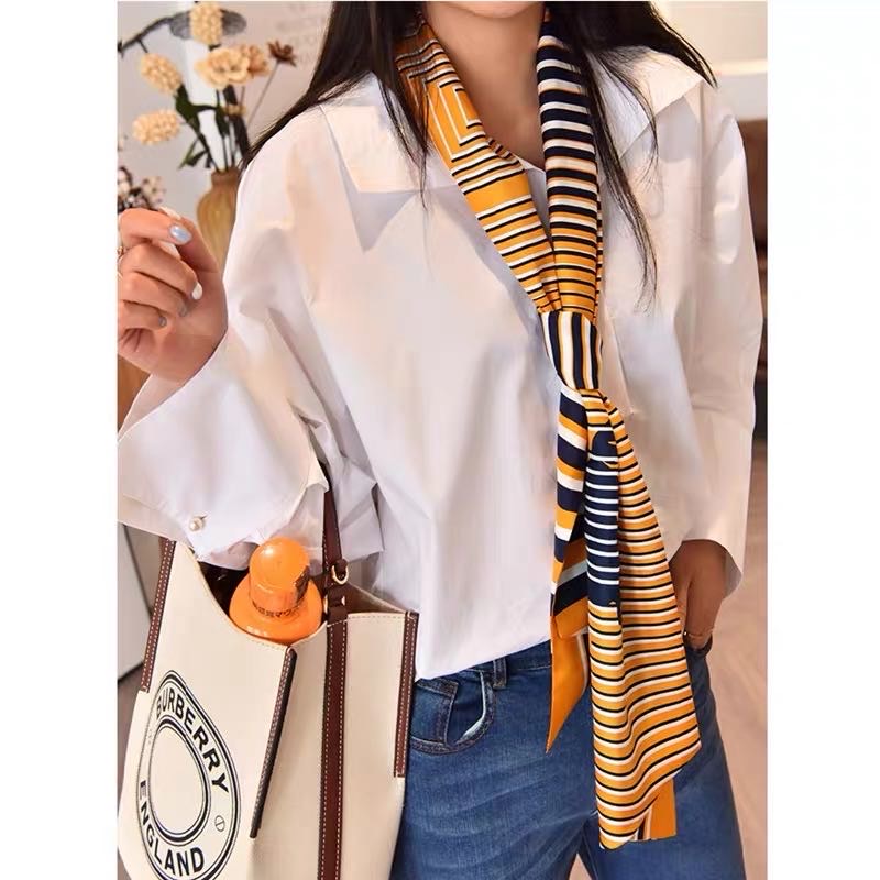 A casual, fashionable and trendy blue pleated long scarf that goes well with all kinds of outfits details Picture