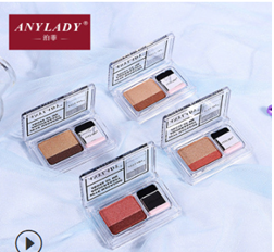 The Internet hit lazy eyeshadow can be applied in an instant