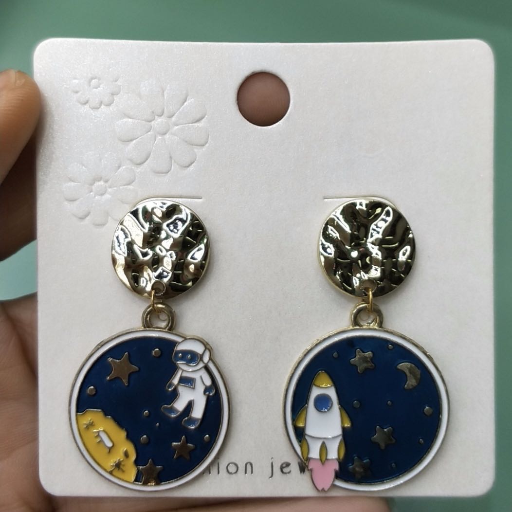 Korean space astronaut pendant earrings lovely sweet wind fashion long earrings web celebrity jewelry thumbnail