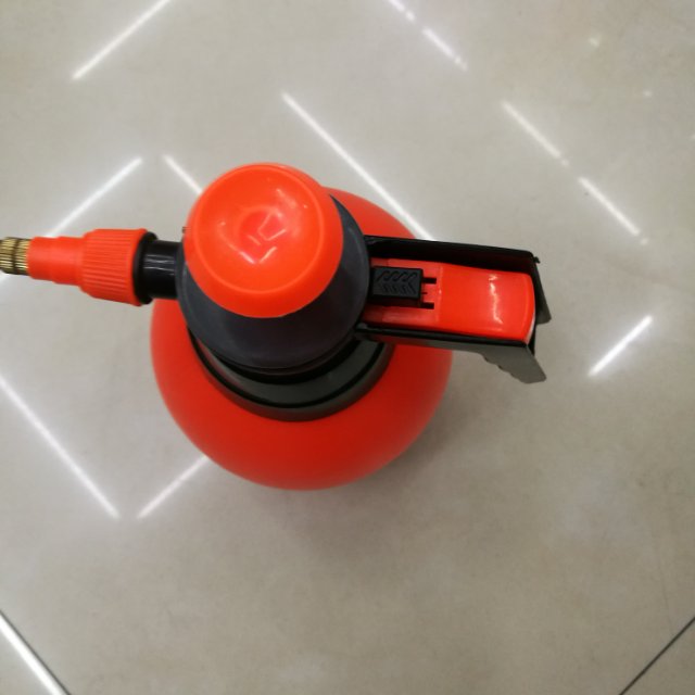 喷壶红色PVC塑料2L园艺喷壶