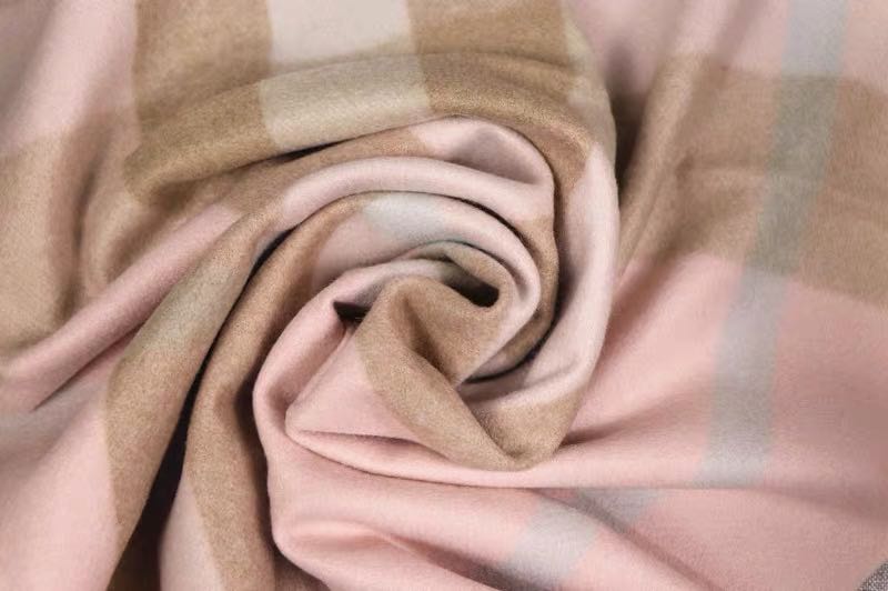 Women's Casual Explosive Fashion Trend New Autumn-Winter Long Scarf details Picture