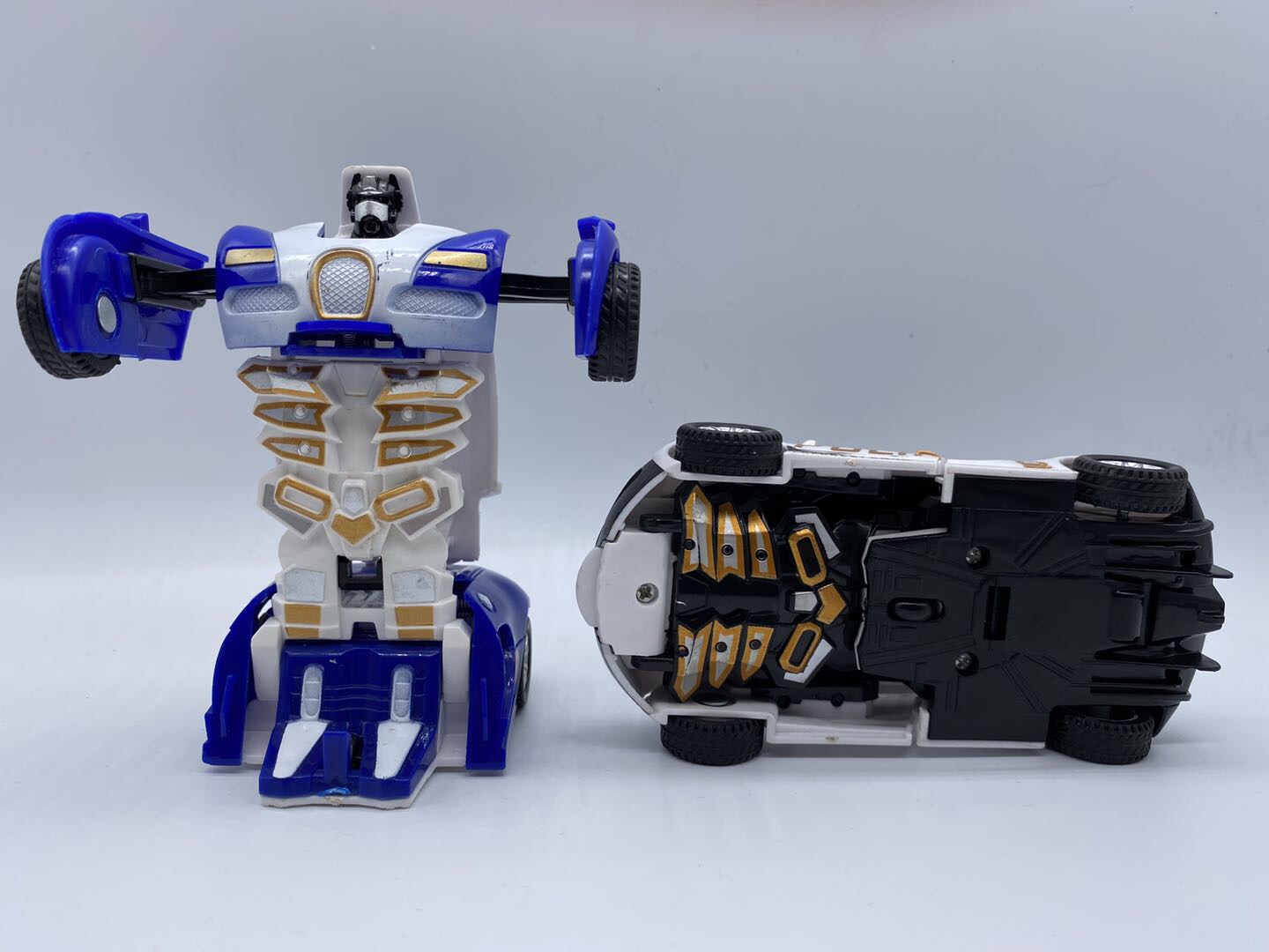 Children's Toys, Plastic Deformed Cars, Police Cars, Fun Children's Rebound Cars