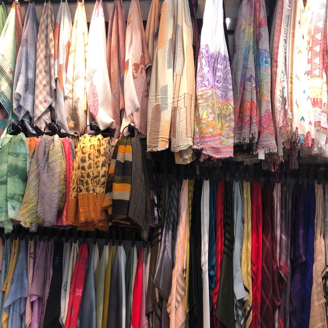 Yiwu Shalun Clothing Co., LTD describe pic - 1