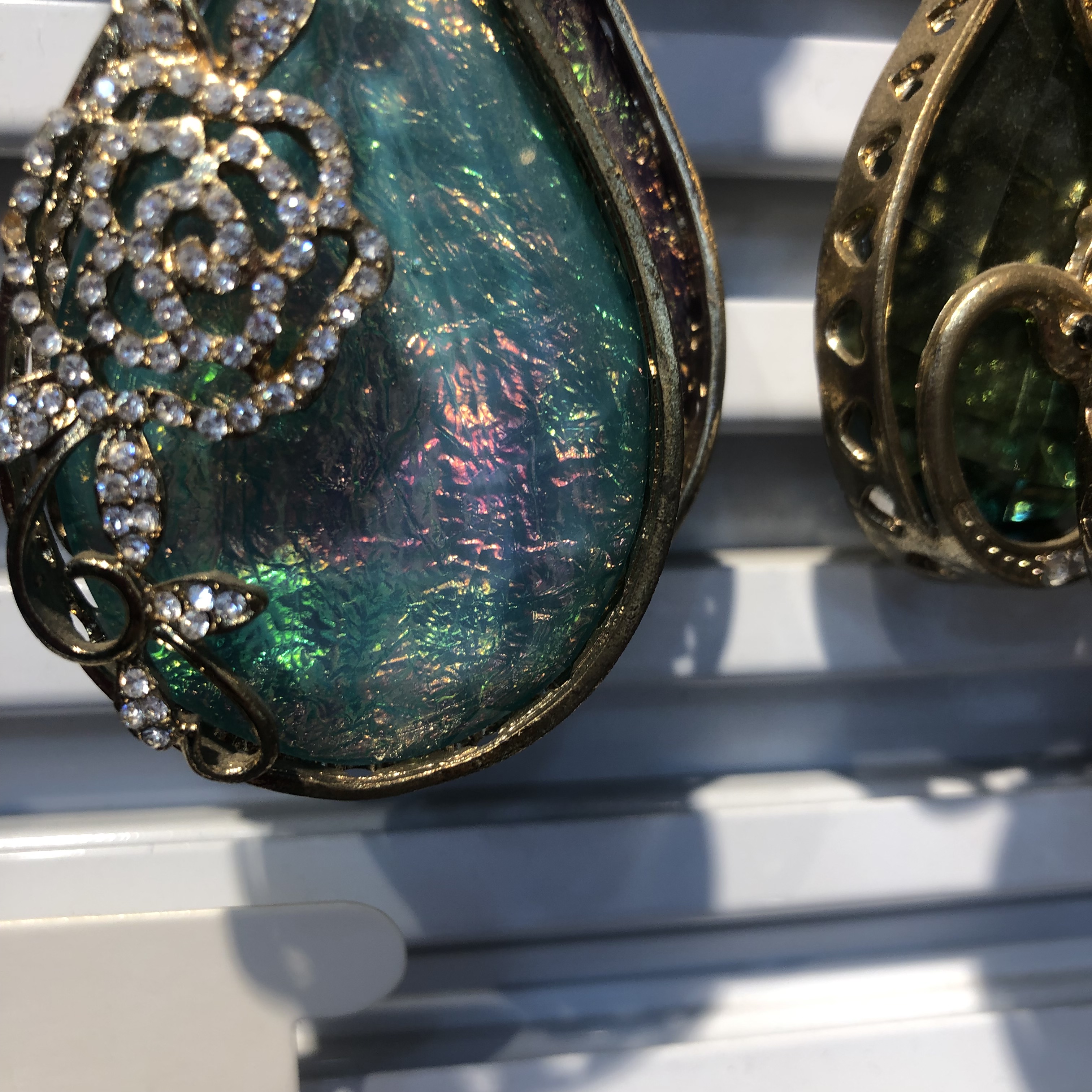 Long autumn and winter simple, elegant, high-end ethnic style, versatile, personalized and fashionable water diamond necklace, women's retro sweater chain 1 details Picture