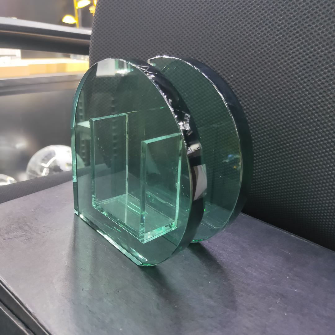 Factory direct sales of hollow light green crystal semi-circular vases