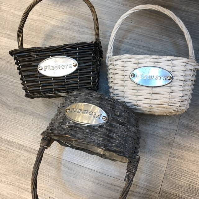 Natural wicker hand woven fruit and vegetable storage basket thumbnail