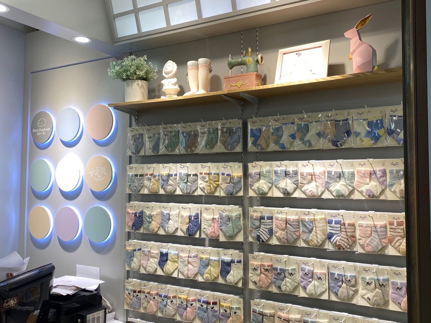 Yiwu Xiaomaotou Socks Store describe pic - 1