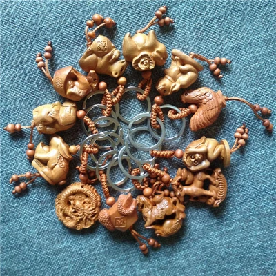 Peach Wood Carving Three-Dimensional 12 Zodiac Key Chain Hanging Jewelry Pendant Animal Rat Ox Tiger Rabbit Dragon Snake Horse Sheep Monkey Year Of Dog