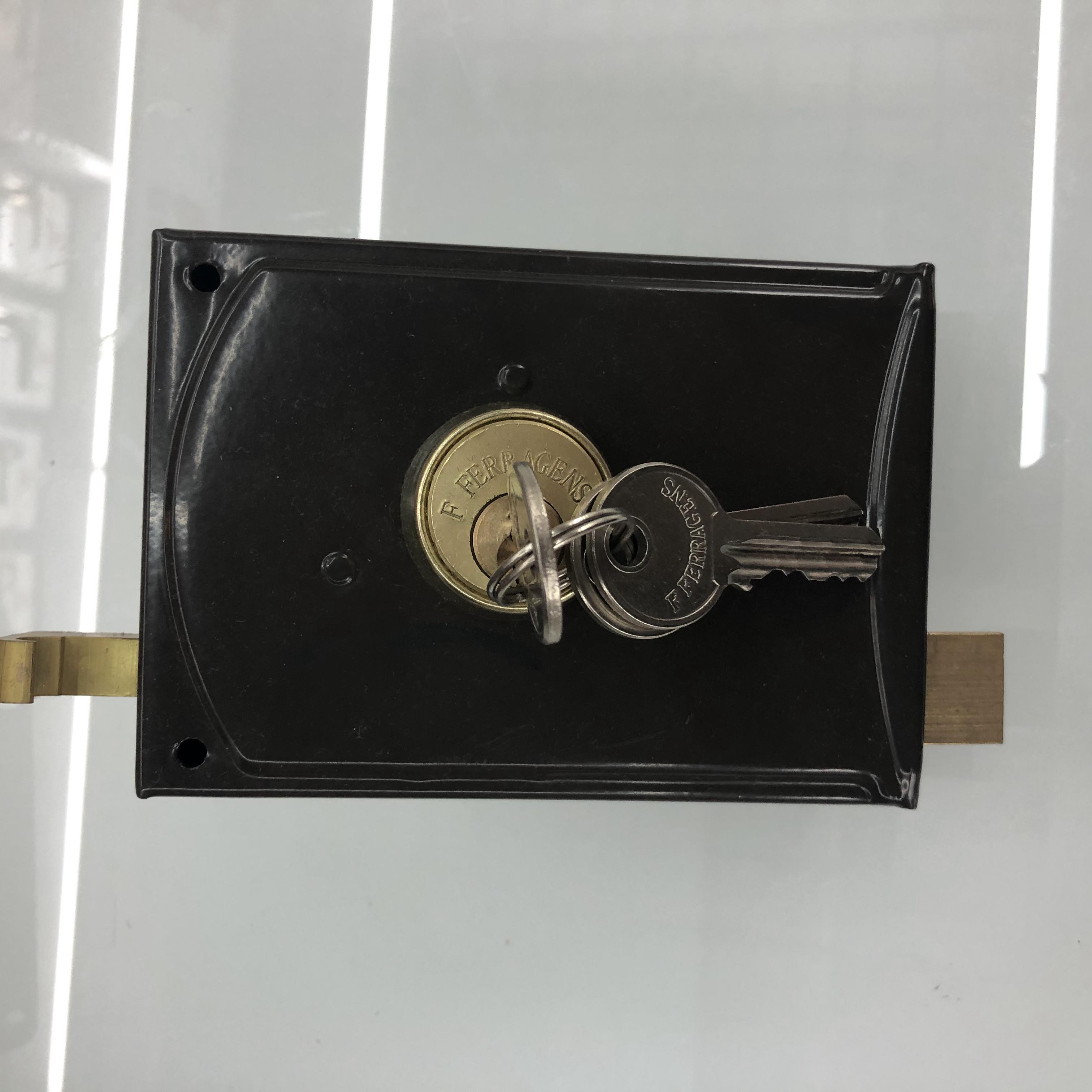 Old cowlock, exterior lock, exterior lock