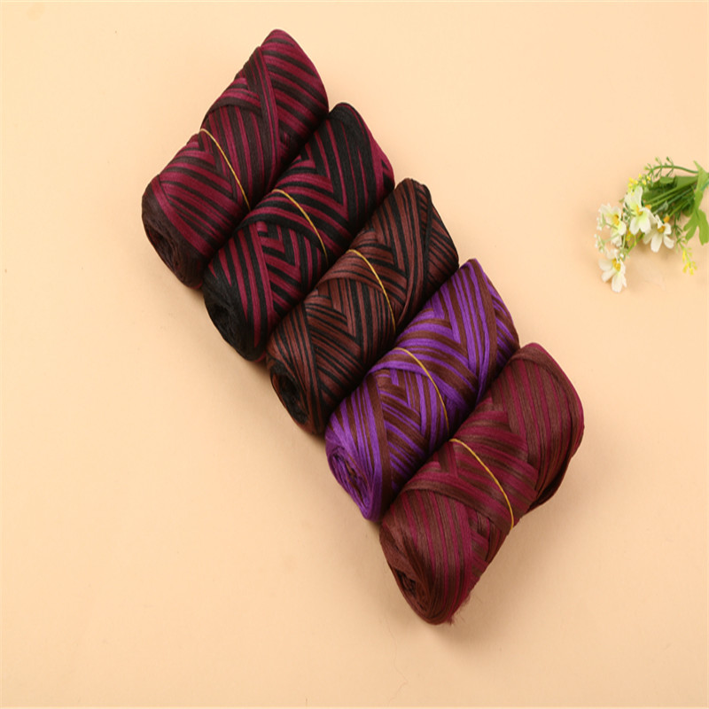 Factory direct sales of 4 strands of medium and coarse polyester wool yarn, patterned yarn and colored yarn details Picture