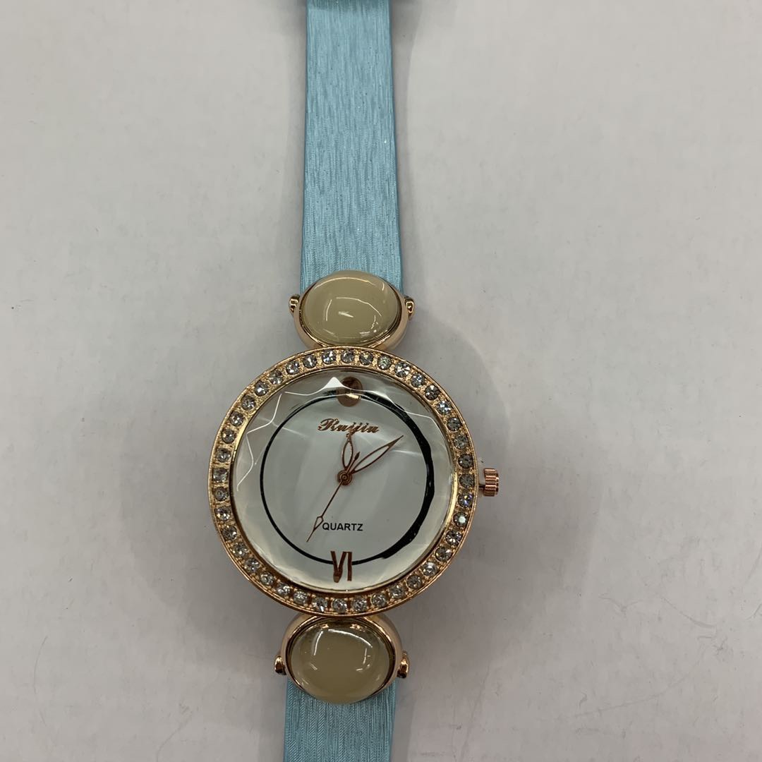 镶钻猫眼时尚女式手表产品图