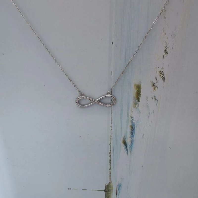 South Korea Dongdaemun Figure-8 Necklace Silver Small Fresh Personality Necklace Fashion All-Match Anti-Allergy