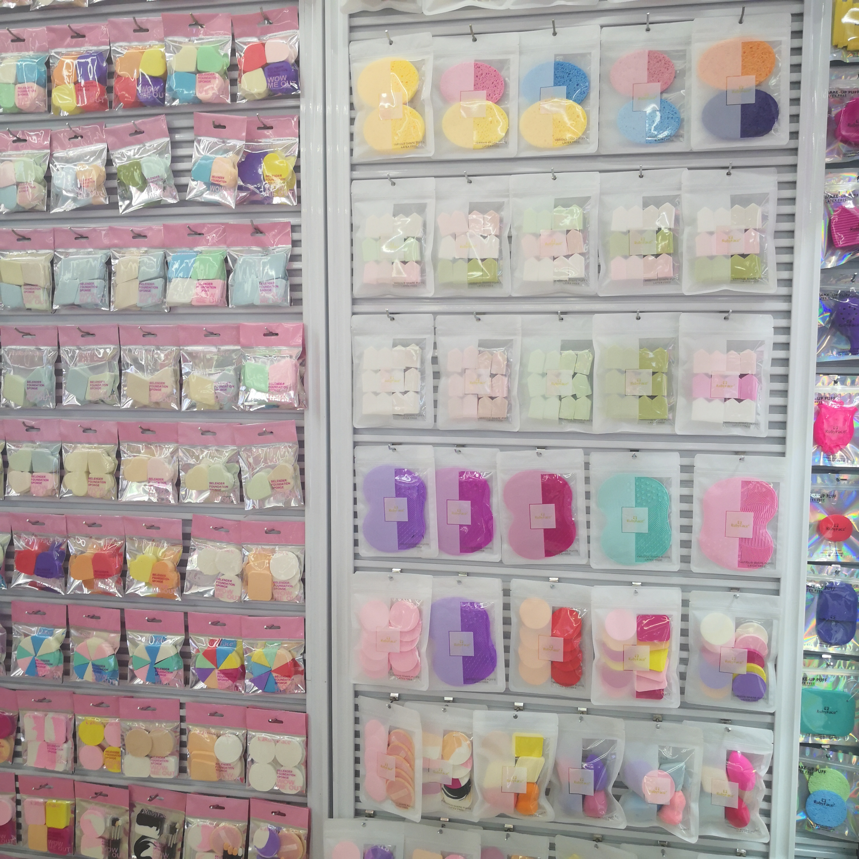 Zhejiang Yazhi Makeup Tools Co., LTD describe pic - 1