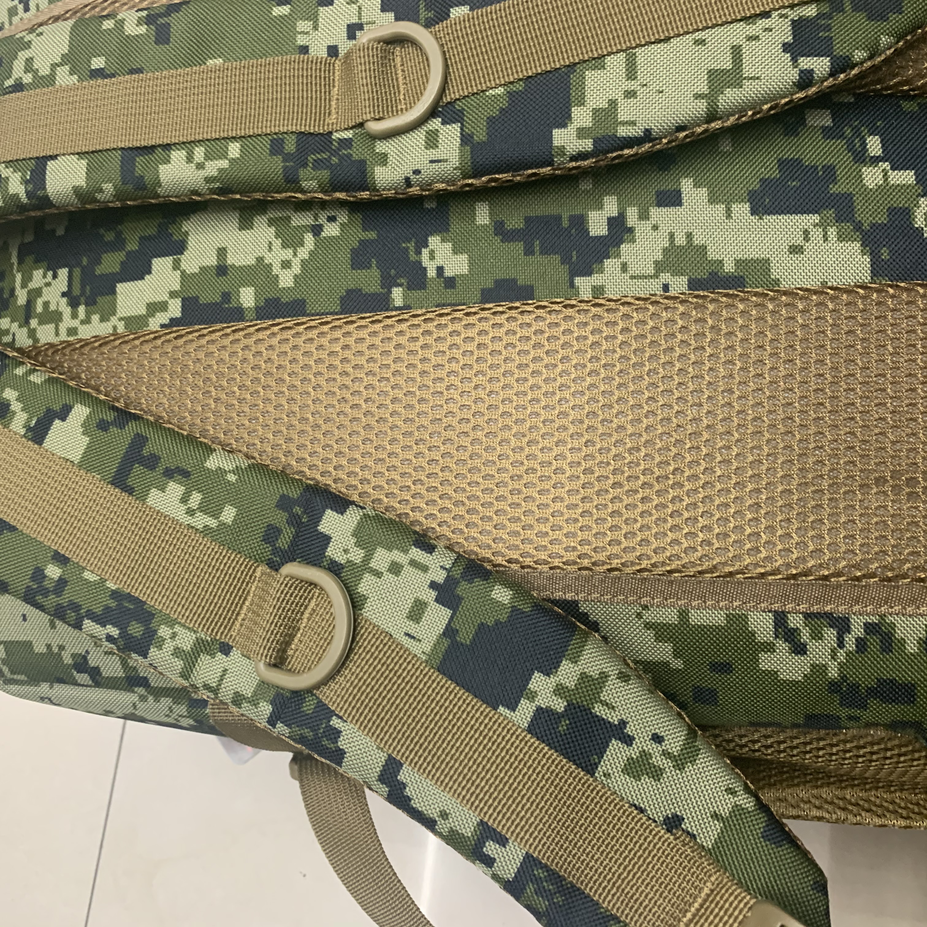 双肩包/旅行包/迷彩战术包细节图