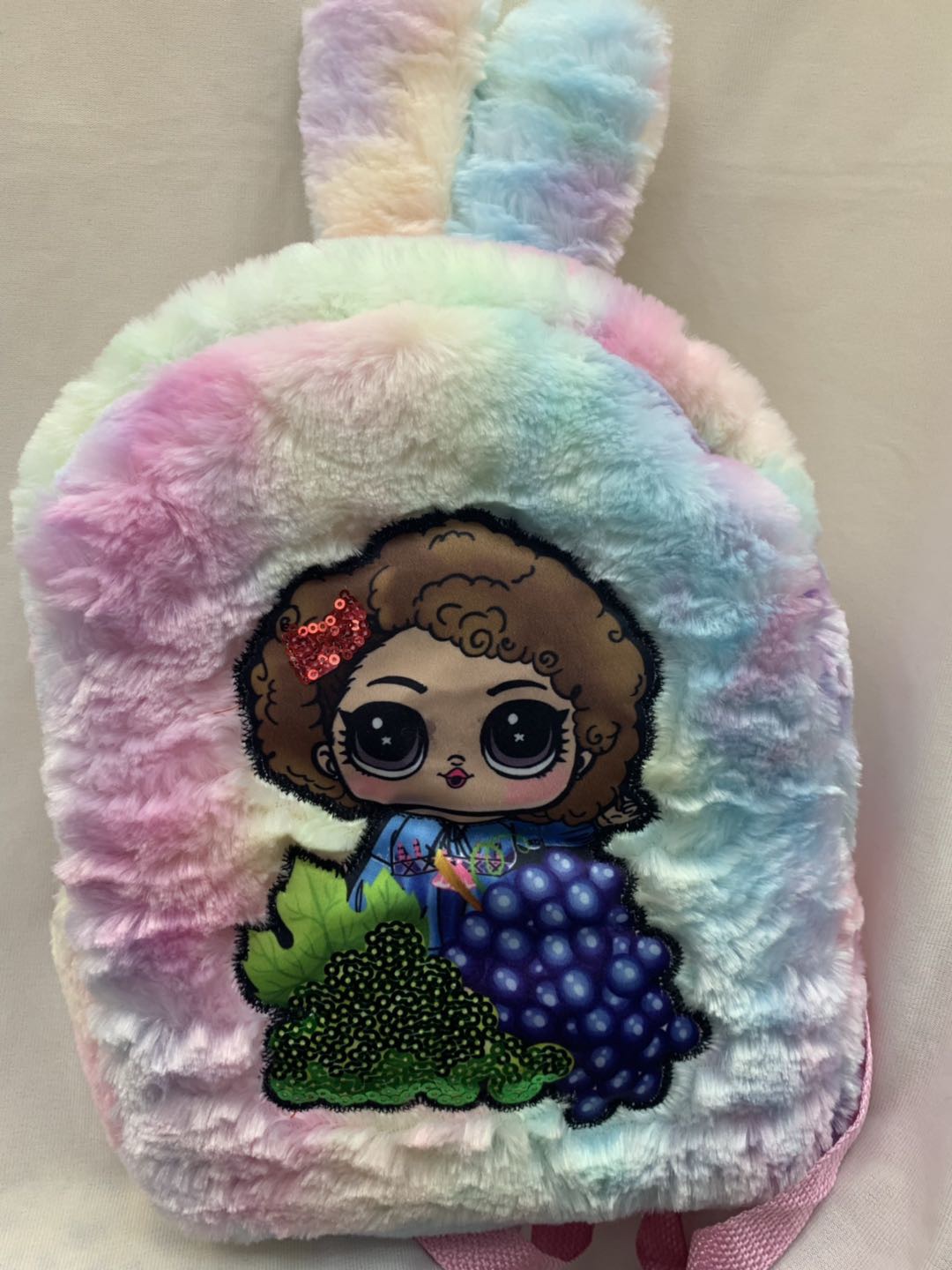 毛绒卡通彩色兔小背包小孩吸纳零食小玩具的背包