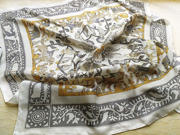 A fashionable, casual and versatile thin printed silk scarf and small square scarf for women in spring and autumn details Picture