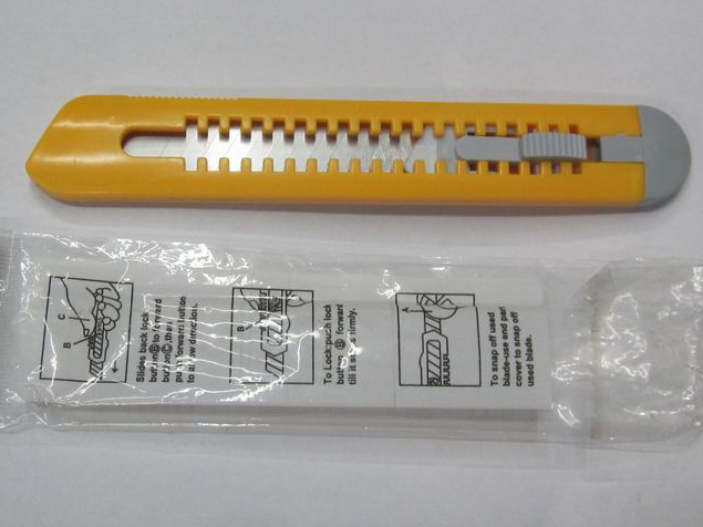 金属美工刀塑料美工刀学生美工刀办公美工刀装修美工刀产品图