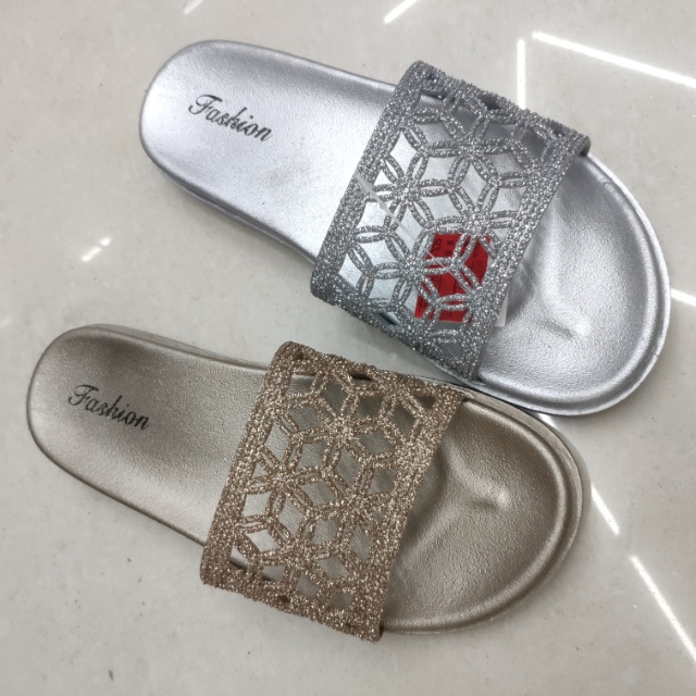 Hollowed-out sequined summer thick-soled anti-slip plastic flat sandals for women to wear outside