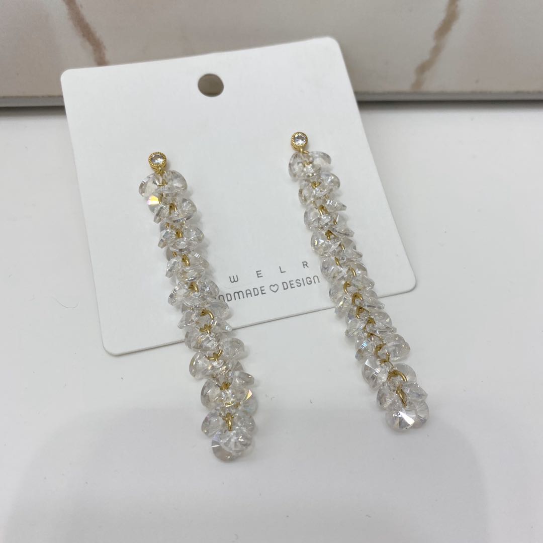 Fashionable long tassel earrings from Dongdaemun, South Korea, anti-allergy and color-preserving earrings, fashionable and elegant, internet-famous earrings