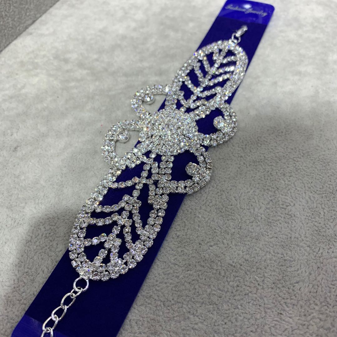 Crown headwear, hair accessories, adult hair combing accessories, exquisite accessories, elegant temperament, ladies' headwear, unique design, fashionable and trendy crown headwear Specification image