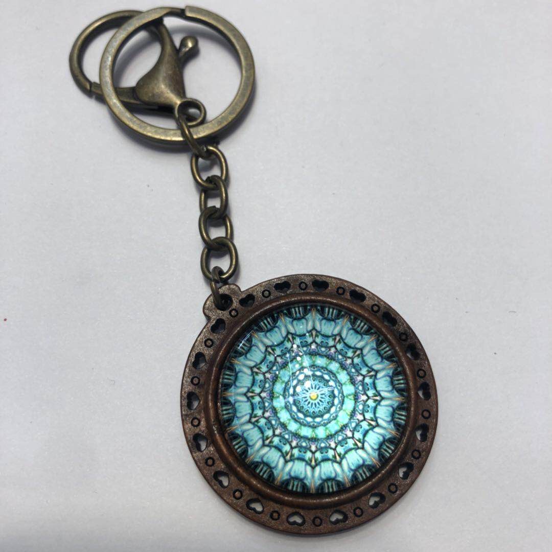 厂家直销木头底座玻璃合金钥匙扣首饰产品图