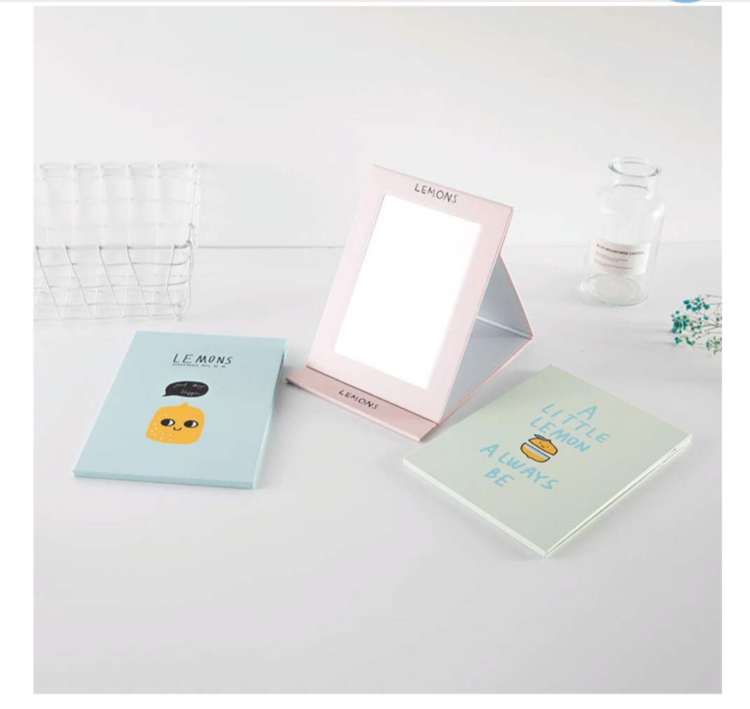 Desk folding make-up mirror lovely princess mirror Girl heart student dormitory table top paper mirror small mirror thumbnail