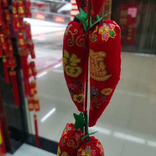 Small 16-head velvet printed chili, "Fu" character tassels, festive wedding and festival supplies for moving into a new home details Picture