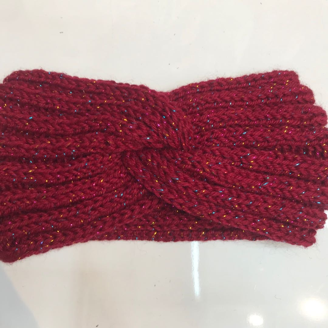 A facial cleansing and hairdressing band with a knitted edge, elegant and stylish headband, a solid color knotted all-inclusive headband that is popular among female Internet celebrities