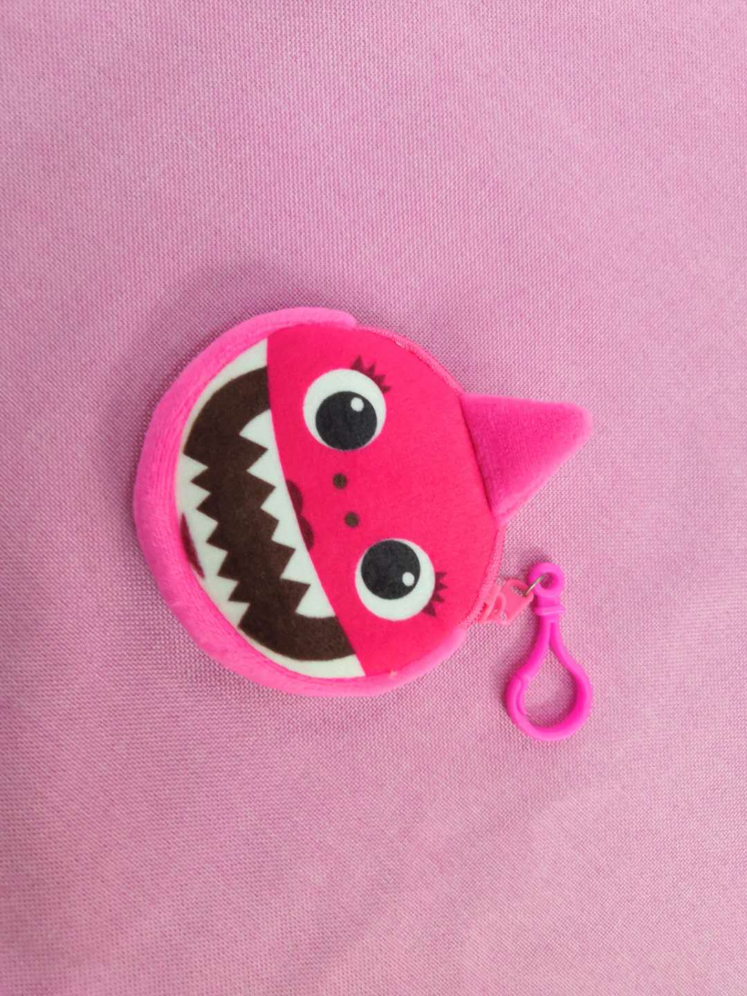8 cm baby shark round zero purse plush bag pendant toy wholesale thumbnail