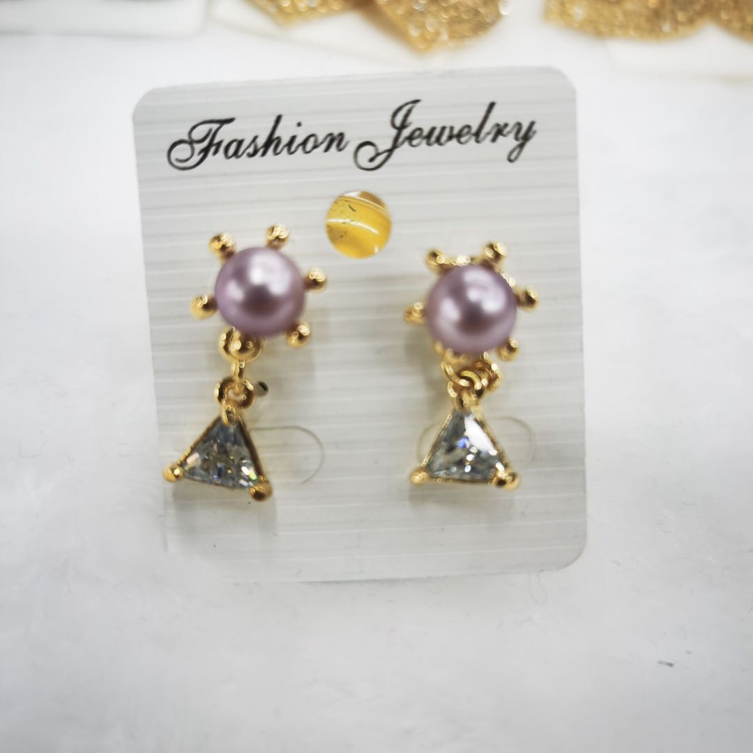 Korean minimalist triangular pearl stud earrings, cute, sweet and elegant earrings Specification image