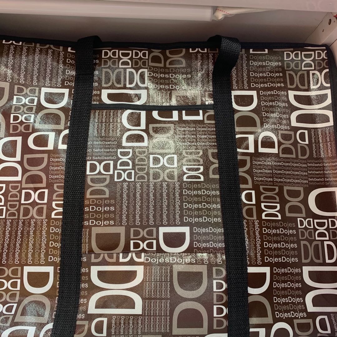 灰色字母多功能袋子旅行包