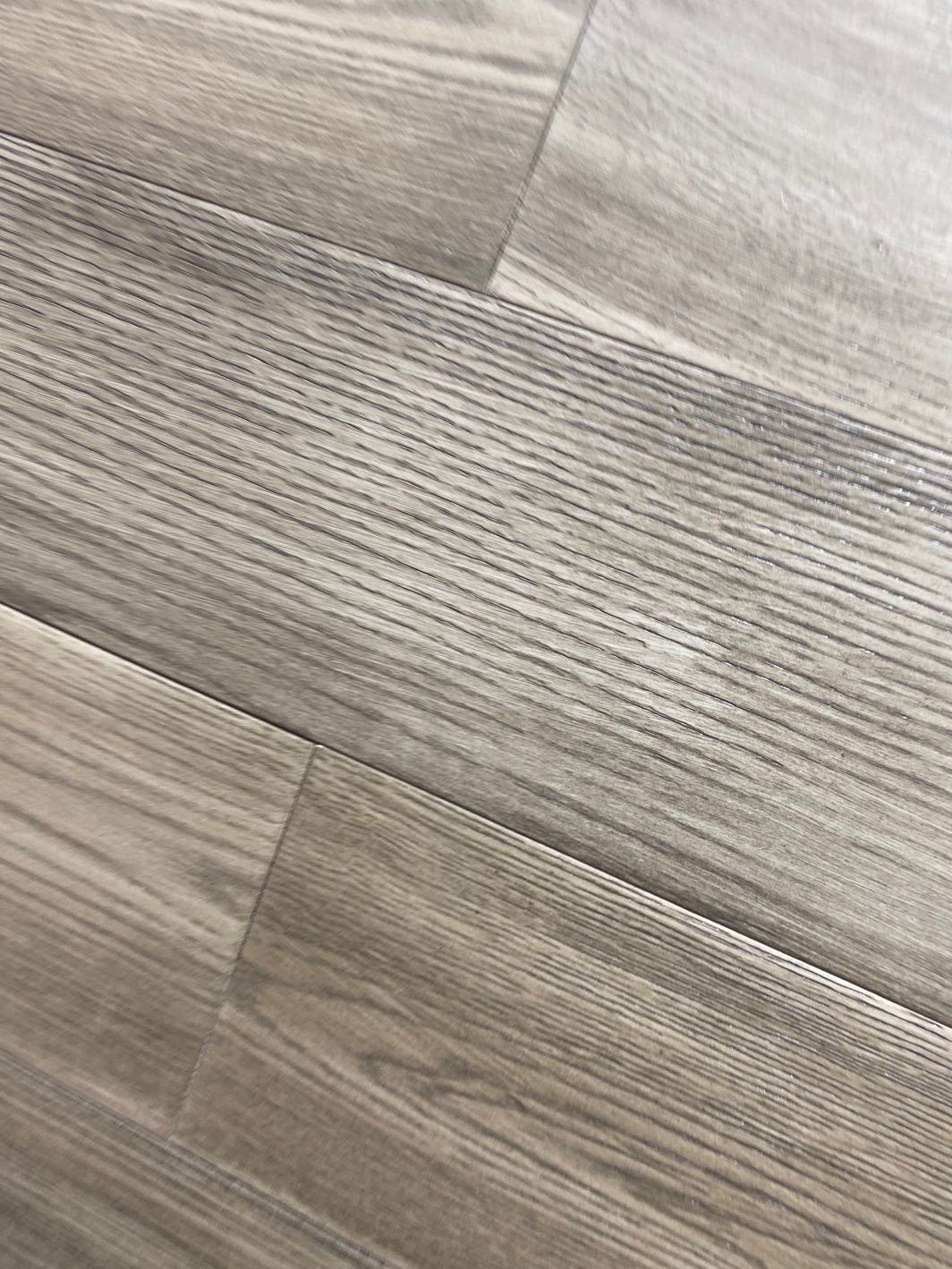 Moganshan solid wood flooring for home bedrooms and living rooms, Red Oak antique series, silver candle painting screen Specification image