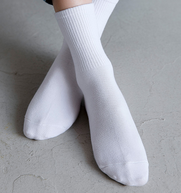 Factory wholesale socks for outdoor travel customization, thin, sweat-absorbing, portable men