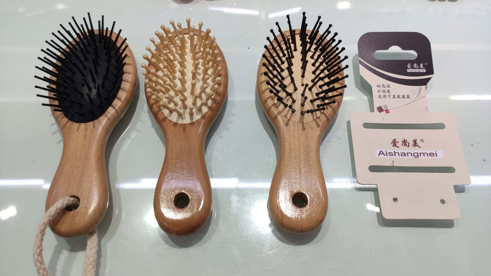 Delicate airbag comb portable airbag massage small comb lovely hand grasp small plate airbag comb thumbnail
