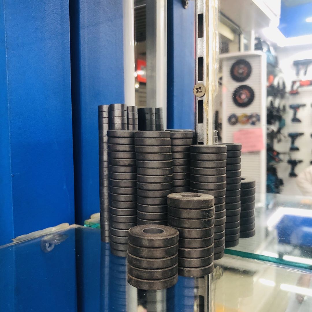 铁氧体磁铁圆形大中小号黑色吸铁石