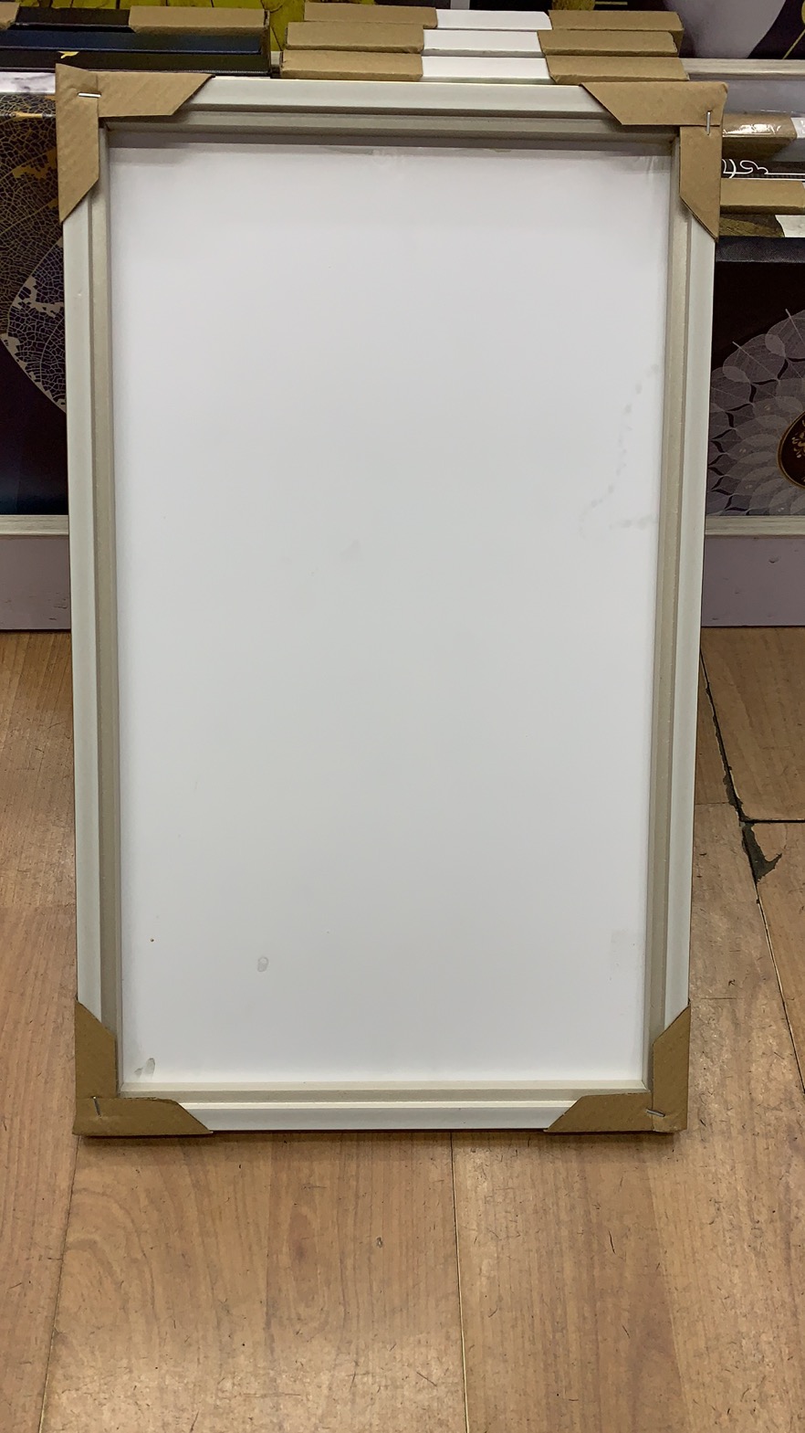 Crystal porcelain painting light luxury model room living room decoration painting, modern and simple sofa background wall painting, bedroom three-section hanging painting details Picture