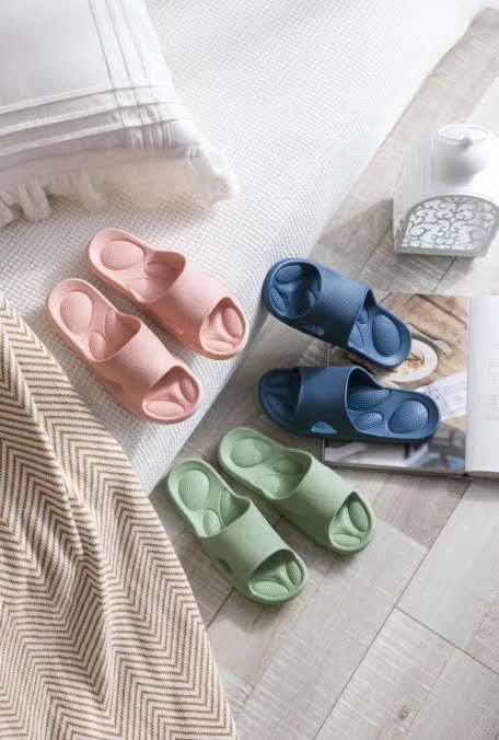 The 2020 new style of mid-length, diamond-encrusted half-flip-flops for women to wear in summer is versatile Specification image