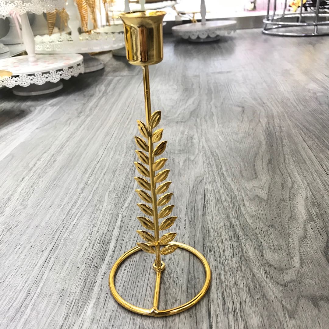 北欧风格铁艺烛台金色蜡烛架欧式蜡烛台浪漫摆件烛光晚餐图