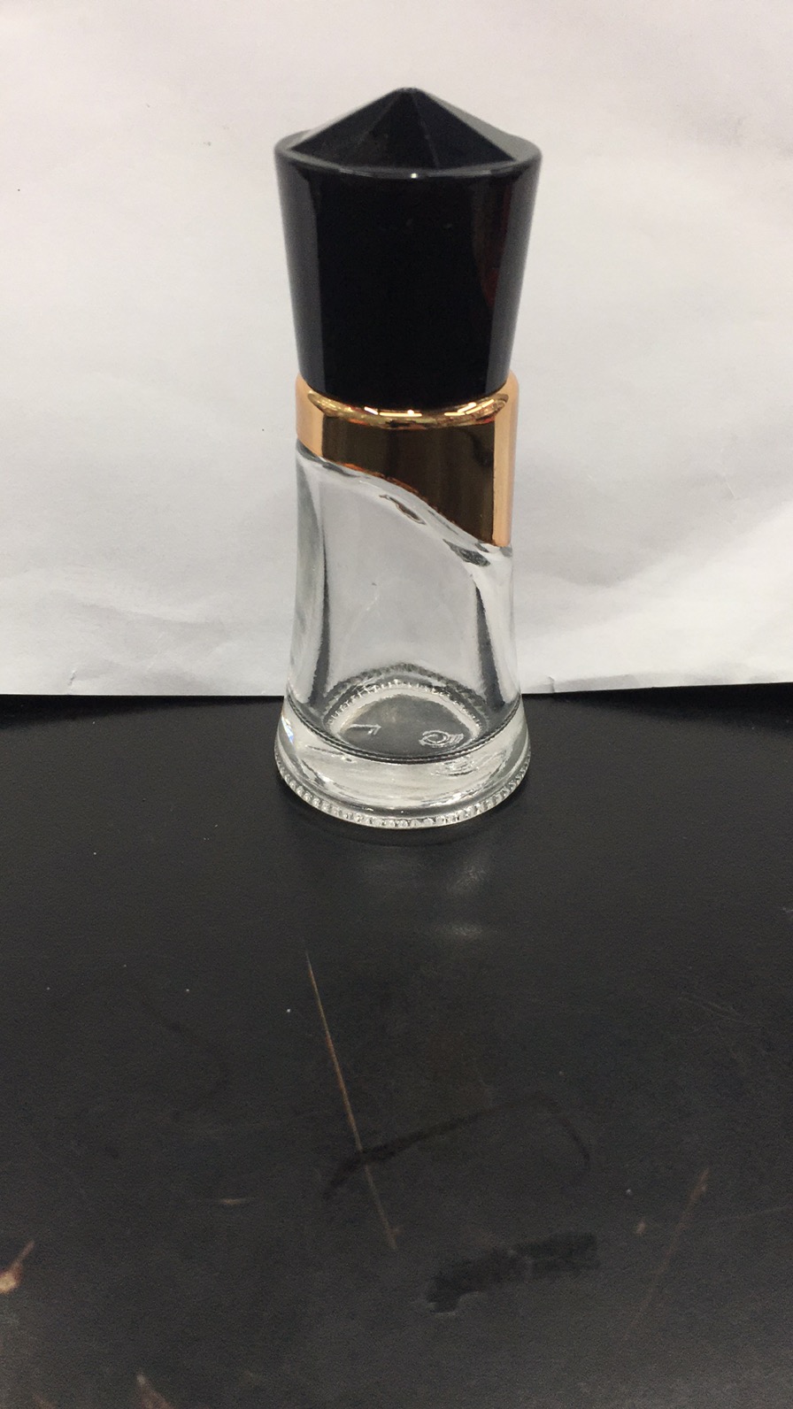 Nail polish bottles, irregular nail polish bottles with brushes, liquid blush, portioned glass bottles, custom transparent nail polish bottles, cosmetic bottles