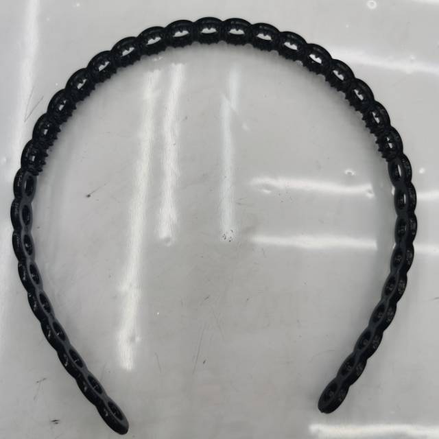 Korean Version Of The New Hollowed-Out Pattern Black Plastic Fashion Women's Head Hoops Hair Hoops Knot Hoops details Picture
