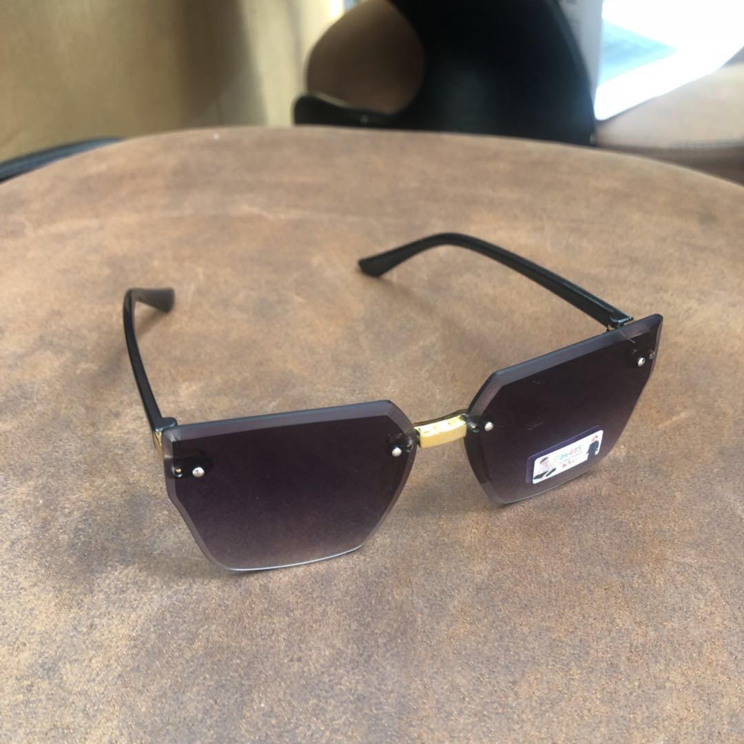 网红款ins街拍墨镜韩版潮复古圆多边形太阳镜女小框眼镜批发